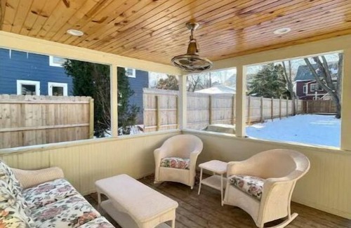 Stillwater House | Cozy That Cute BNB: 2-Bedroom with Ocean Views