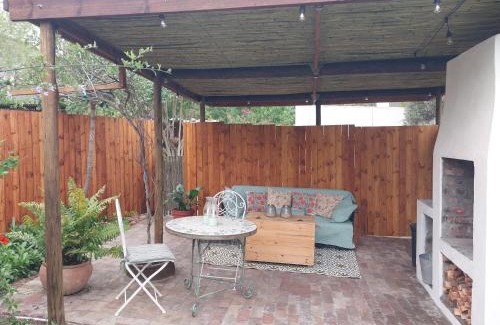 Montagu Apartment | Thatch Cottage - The Little Gem