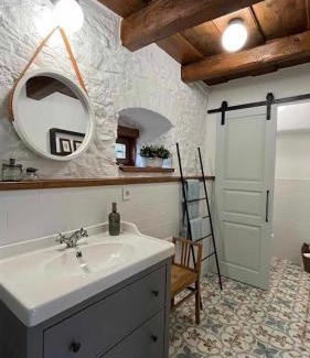 Dorgicse House | Thatched cottage
