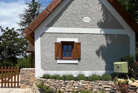 Dorgicse House | Thatched cottage