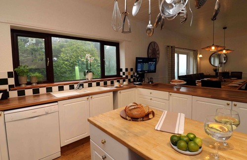 Bude Cottage | Idyllic Cottage with Private Indoor Pool and Ocean Views