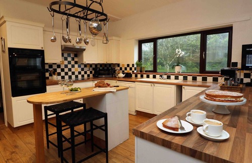 Bude Cottage | Idyllic Cottage with Private Indoor Pool and Ocean Views
