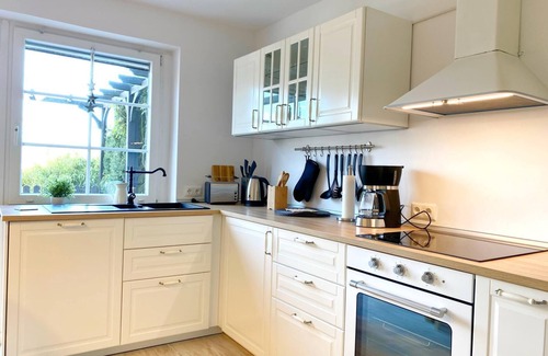 Vilmnitz House | Oceanfront Apartment "Vilm" - Rated 10/10 for Families