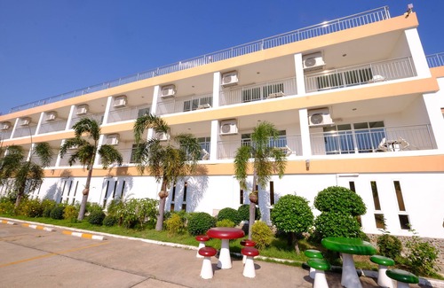 That Phanom Hotel | Stylish Thatphanom River View Hotel with Family-Friendly Amenities