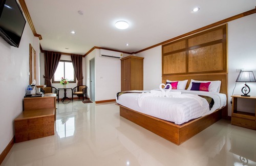 That Phanom Hotel | Discover Comfort at Thatphanom View Hotel with Breakfast