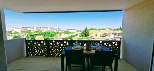 Sete Apartment | THAU-INDIGO, Appt Neuf, Standing, Prox Plages, Terrasse, Parking, Climatisé