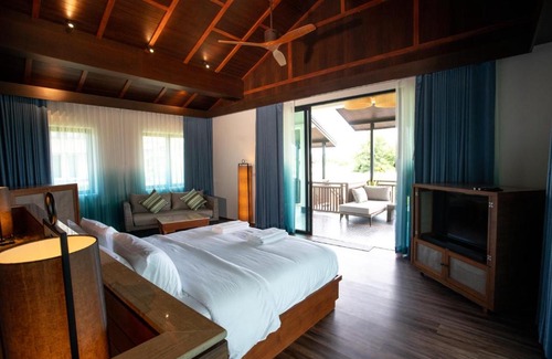 Tha Yang Bed & Breakfast | Discover THAYANG SKI: Pet-Friendly Retreat with Pool