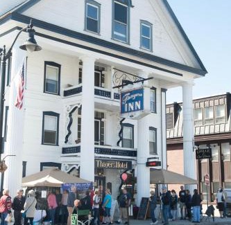 Littleton Hotel | Discover Thayers Inn: Family and Pet-Friendly Retreat