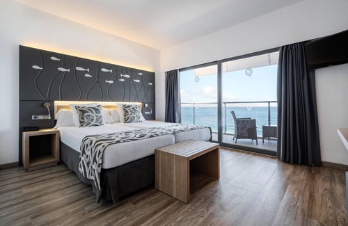 Can Picafort Hotel | Experience THB Gran Bahia Hotel with Pool & Spa Amenities