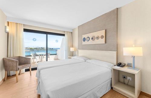 Costa Teguise Hotel | Beautiful THB Lanzarote Beach with Ocean Views & Pool