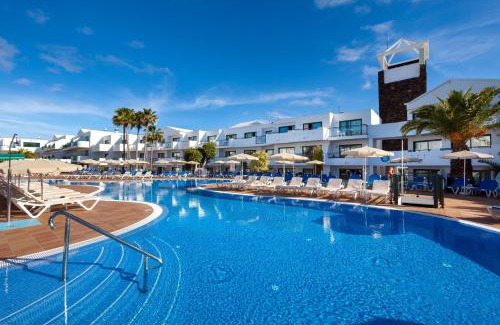 Costa Teguise Hotel | Beautiful THB Lanzarote Beach with Ocean Views & Pool