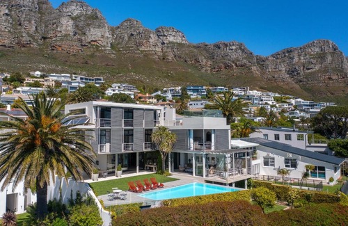 Camps Bay Villa | Exquisite Oceanfront Retreat at The 11 Camps Bay Villa