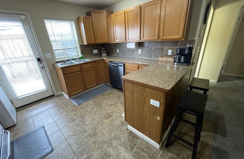 Casper House | Pet-Friendly Retreat: The 1437 Fairdale by O.C.G. - Rated 9.8