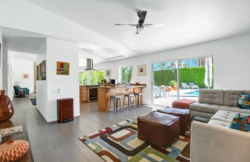 Araby House | Experience The 1600: Majestic Mountain Views Await