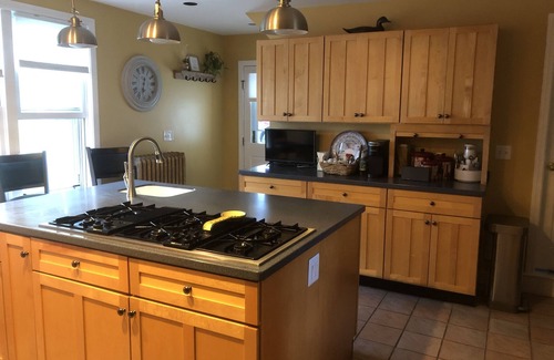 Bangor House | Experience The 1830 Guest House with Lake Views & Breakfast