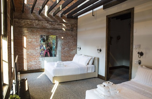 Paducah Hotel | Discover The 1857: Family-Friendly Hotel with Pool & Spa