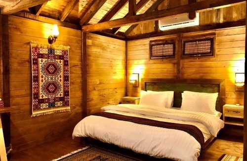 Hunza Hotel | Family-Friendly Escape at The 2 Magpies Hotel