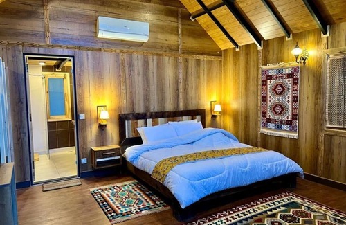 Hunza Hotel | Family-Friendly Escape at The 2 Magpies Hotel