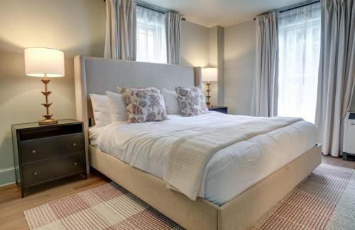 North Downtown House | The 200 South St - King Rm 1