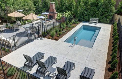 North Downtown House | The 200 South St - King Rm 1