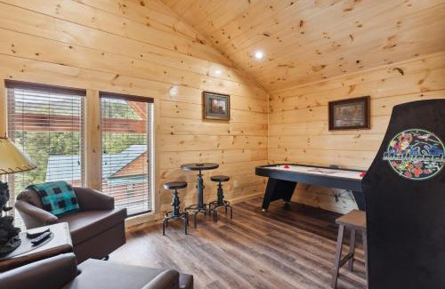 Pigeon Forge House | Newly Built 3 Bedroom Cabin Near the Parkway with Hot Tub