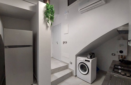 Old Town Condo | Premier Garibaldi Suites: Steps from Duomo with Spa & Kitchen