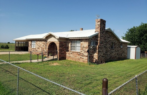 Love County House | Discover The 36 House: A Cozy Dog-Friendly City Retreat