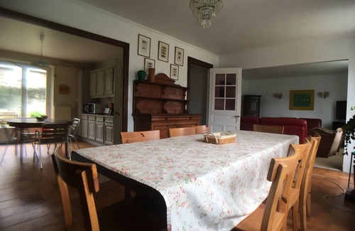 Reville House | Top-Rated Stay at The 36: Featuring Kitchen Amenities