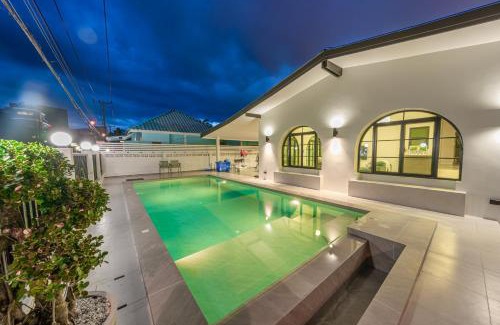 Na Kluea Villa | Relax at The 38 Pool Villas Pattaya with Family-Friendly Pools