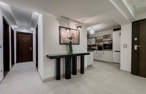An-Nuzhah Apartment | The 3bdr Avant-garde Residence 5 min to Airport