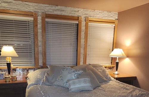 Niles House | The 3R Bed N Breakfast SCHOOL HOUSE SUITES