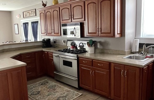 Washington House | Spacious Retreat for 16 with Pet-Friendly Amenities