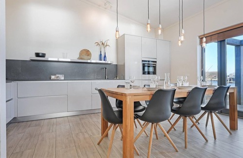 Ouddorp House | Family-Friendly Villa with Ocean Views and Pet Access