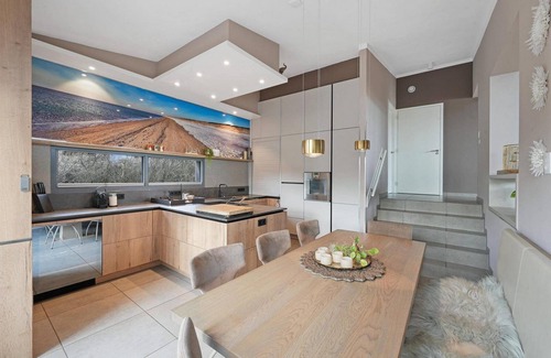 Ouddorp House | Family-Friendly Villa Super VIP with Ocean Views and Terrace
