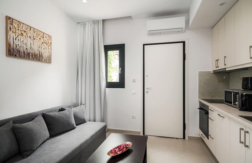 Ipsos Apartment | The 7 Suites, An Elegant Living in Ipsos by Konnect