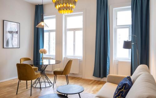 Alsergrund Apartment | Kid-Friendly Getaway at The 77 EMMA | Rated 9.3/10