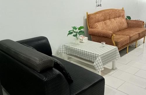 Batu Pahat House | Cozy Retreat at The 88 Homestay - Rated 8.5/10 by Guests