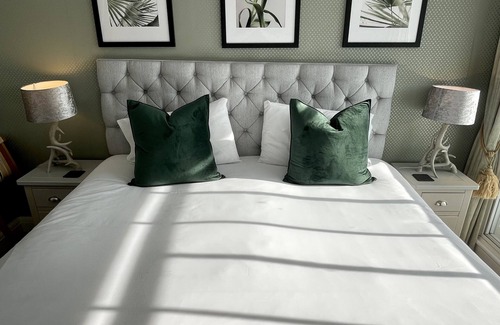 Battle Hotel | Discover Comfort at The Abbey Hotel with Family-Friendly Amenities