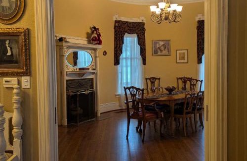 Seguin House | The Abbott House & Event Venue