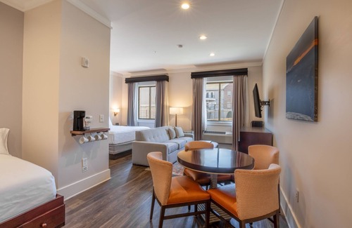 Clemson Hotel | Discover The Abernathy of Clemson - Rated 9.6 with Dining