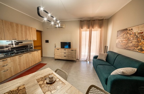 Addaura Apartment | Relaxing Virgo Abode: Pet-Friendly Oceanfront Retreat