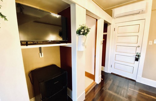 Pueblo Apartment | Blake Suite at The Abriendo Inn: Lake View & Breakfast