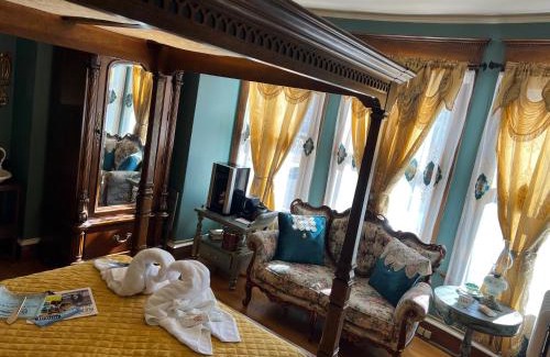 Pueblo Hotel | Discover The Abriendo Inn: Breakfast Included & 9.7 Rated