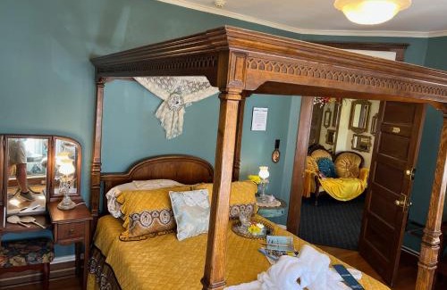 Pueblo Hotel | Discover The Abriendo Inn: Breakfast Included & 9.7 Rated