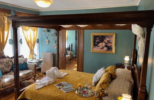 Pueblo Hotel | Discover The Abriendo Inn: Breakfast Included & 9.7 Rated
