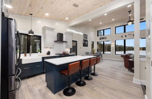 Town of Diana House | Experience Norwegian Woods: A 66-Acre Nature Retreat