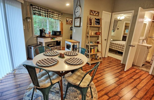 Mill Ridge Cottage | Cozy Acorn House: 2BR Retreat with Pool & Fire Pit