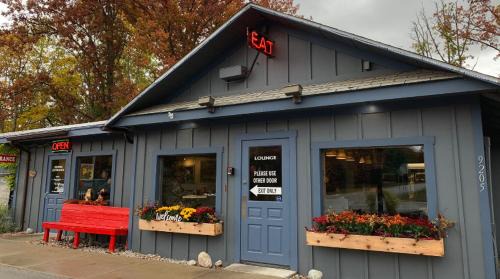 Interlochen House | Relax at The Acres: Fire Pit & Boat Launch Access