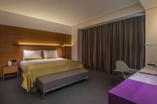 Al Majaz Hotel | Experience The Act Hotel Sharjah: 5-Star Comfort & Amenities