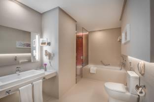 Al Majaz Hotel | Experience The Act Hotel Sharjah: 5-Star Comfort & Amenities